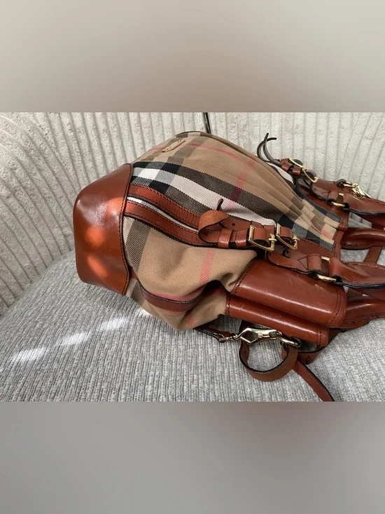 Burberry bags - Picture 10 of 16